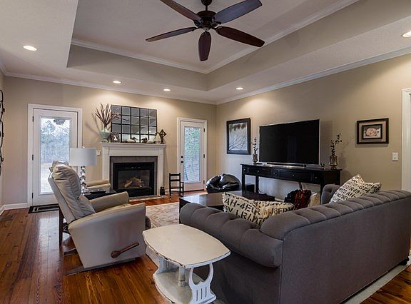 4th image of 751 Shady Oaks Cir