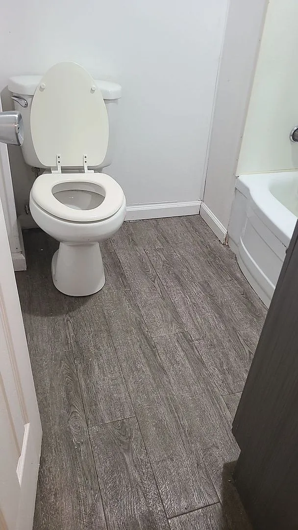 2418 E Memorial Dr — Photo 3
