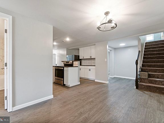 4th image of 33 Paynes Ln