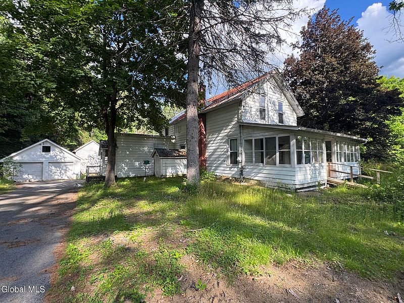 3rd image of 16 Summit Place