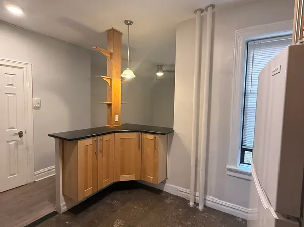 270 Harrison Avenue image 4 of 8