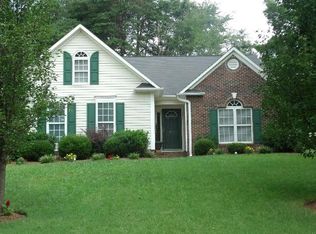 2711 Burlwood Dr, Winston Salem, NC 27103