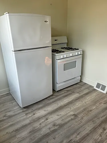 615 Dewey Ave #2 Photo 1