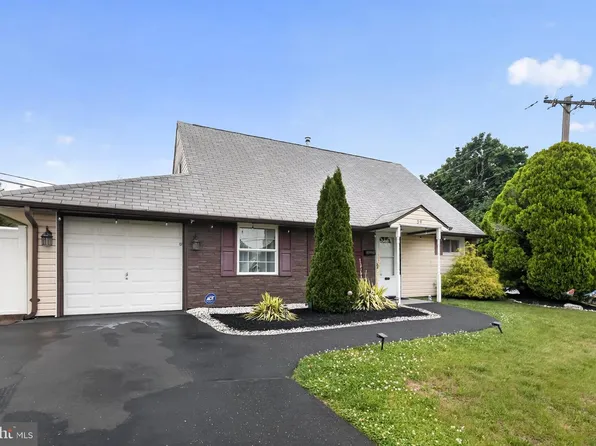 39 Cable Rd, Levittown, PA 19057