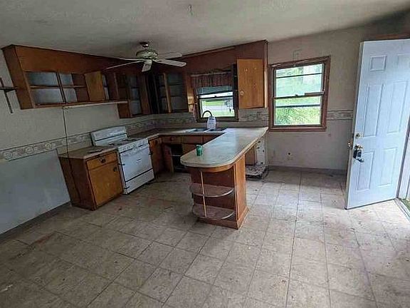 2nd image of 6644 Dudley St