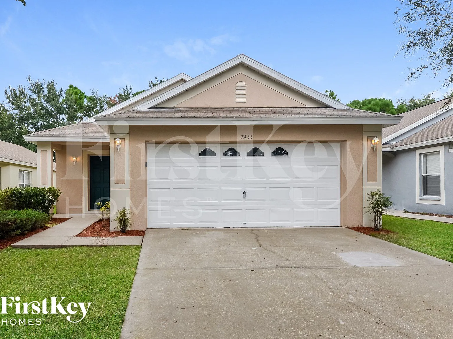 3 bed, 2.0 bath, 1293 sqft, $2,125 — Photo 1