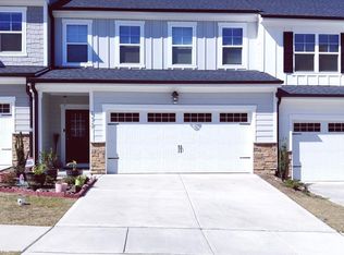 472 Clark Creek Ln, Cary, NC 27519