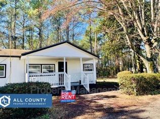 106 McQueenshill Ln, Moncks Corner, SC 29461