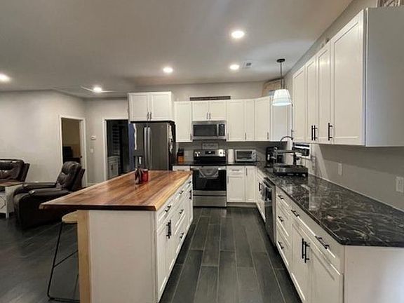 4th image of 721 Huff Ln
