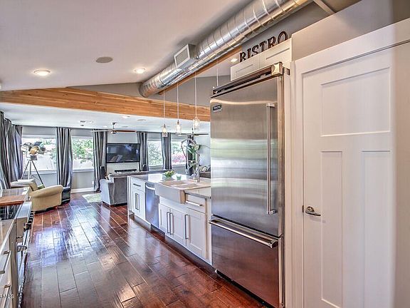 5th image of 2227 E. Orangewood