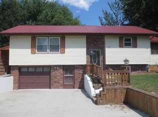 1105 S 1st St, El Dorado Springs, MO 64744