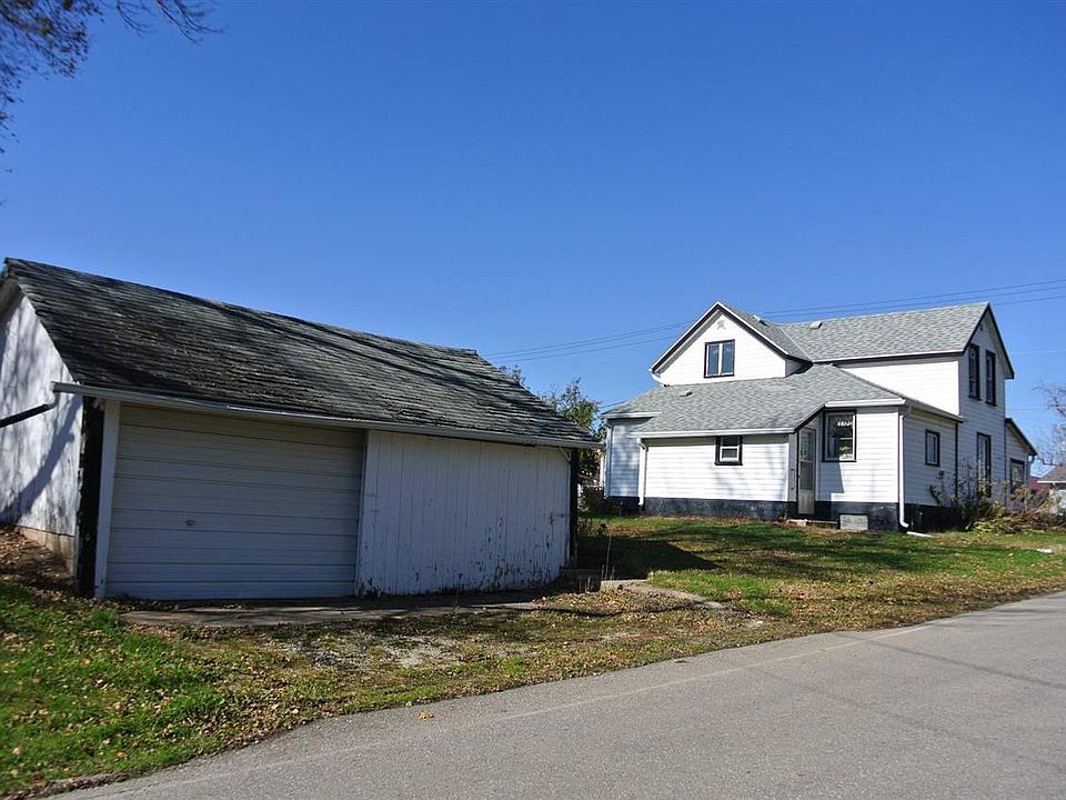 2nd image of 202 E Main St