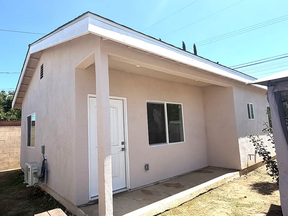 1544 N Hacienda Blvd