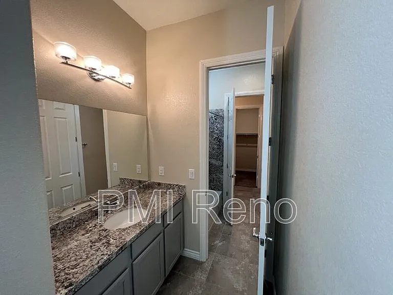 8378 Simsbury Dr — Photo 15