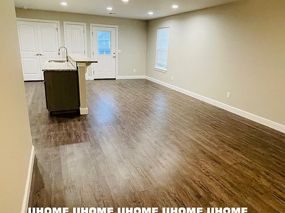 4th image of 602 Empire Ave