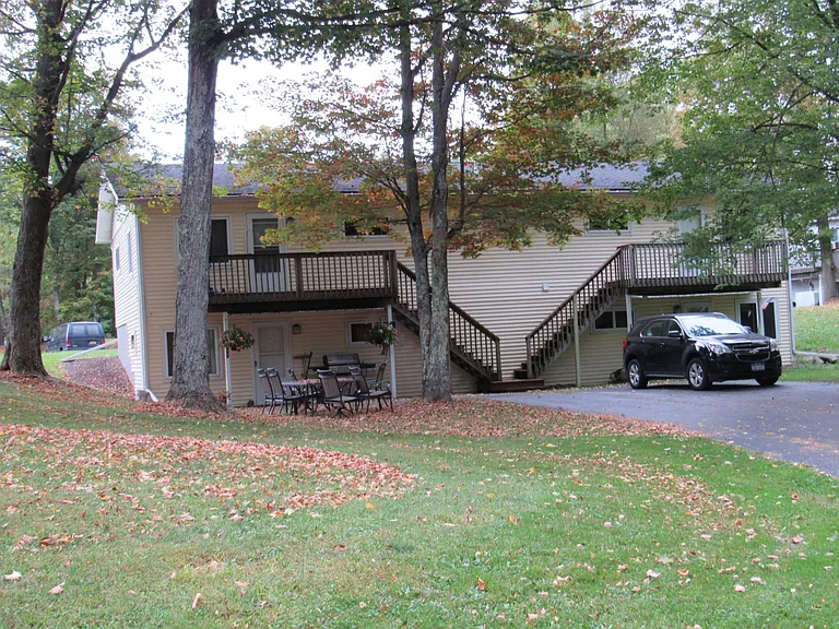 38 Hyde Park Dr #C — Photo 6