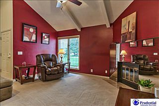3rd image of 14412 Hascall Cir