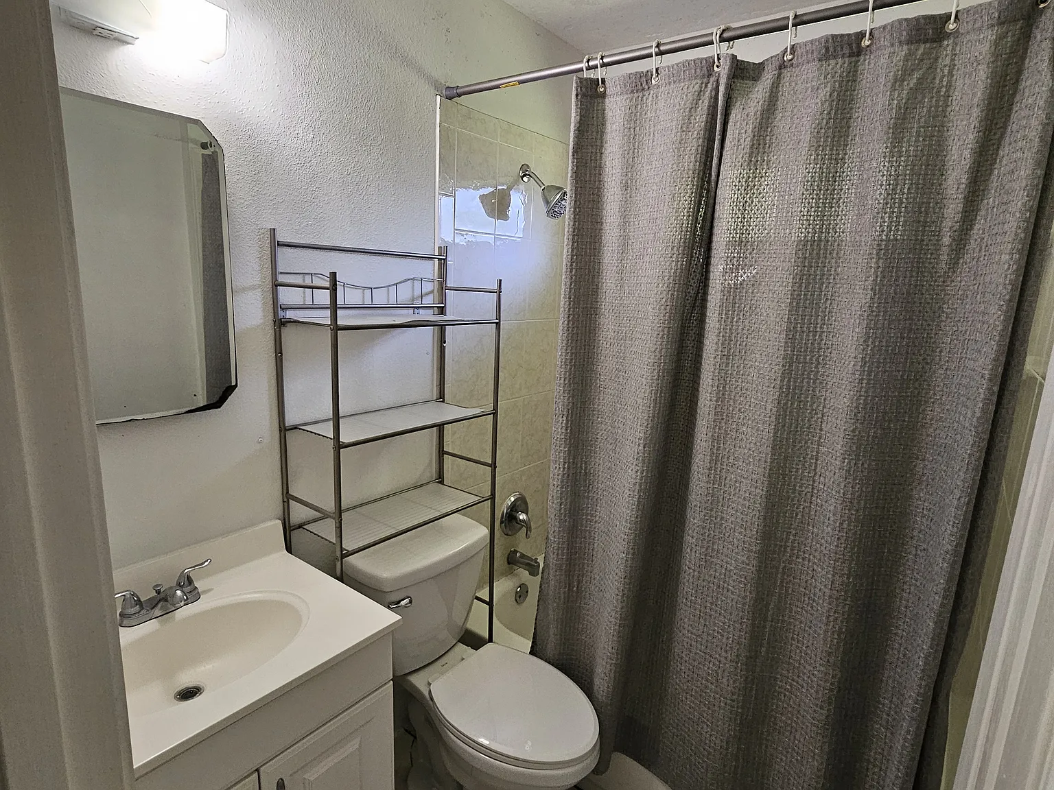 2 bed, 950 sqft, $1,995 — Photo 1