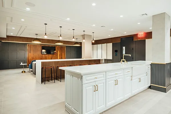 Rented by Nooklyn NYC LLC | media 70