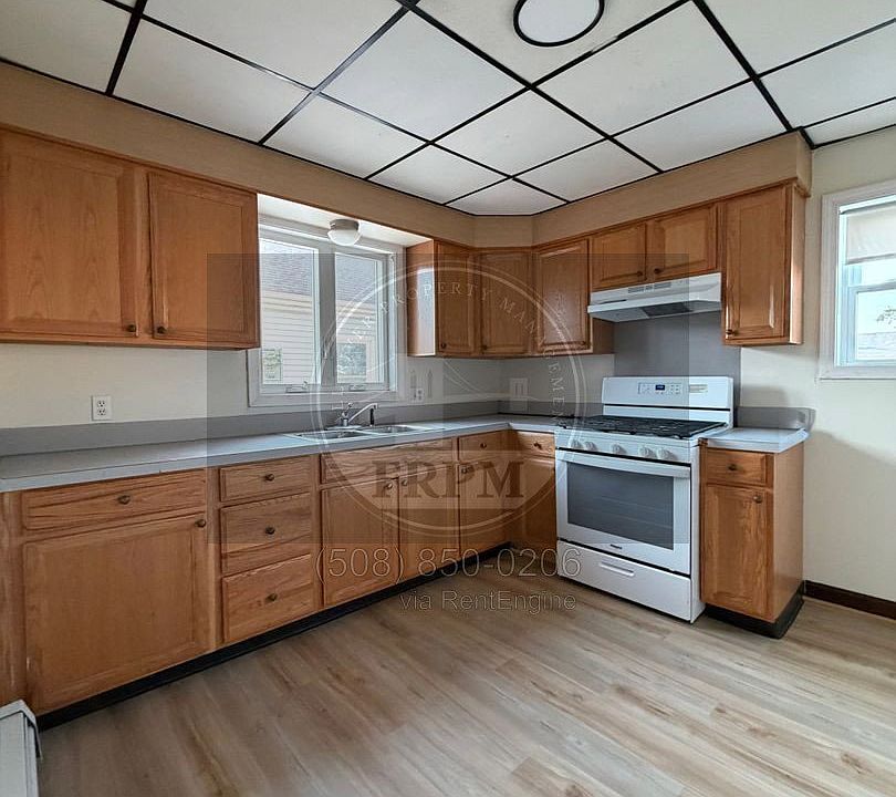 1st image of 192 Snell St #2