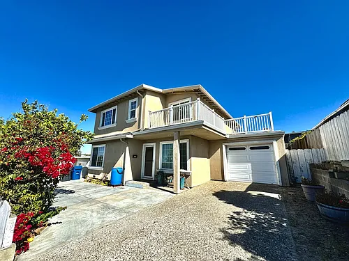 1724 Luxton St Photo 1
