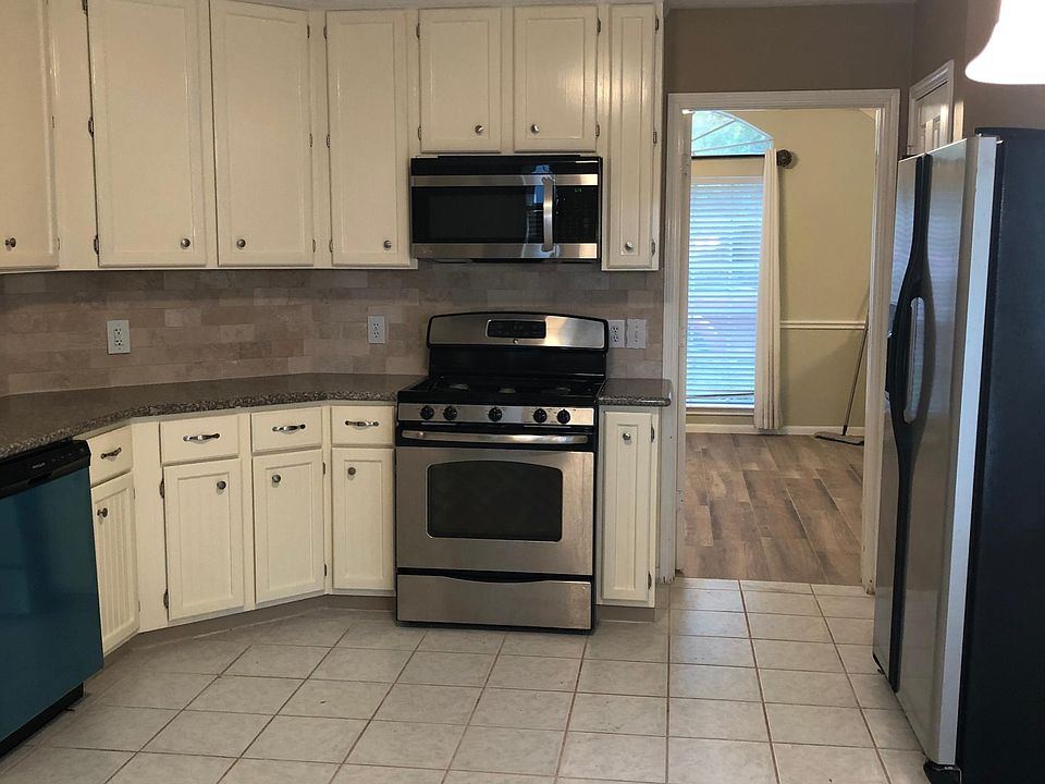 1st image of 2738 W Oaks Blvd