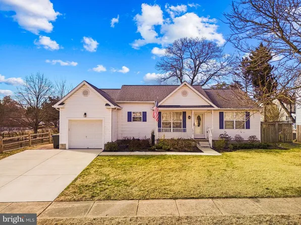 1215 Markham Ln, Pasadena, MD 21122