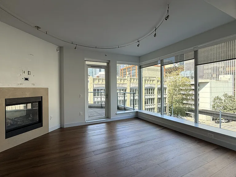 1920 4th Ave #311 — Photo 2