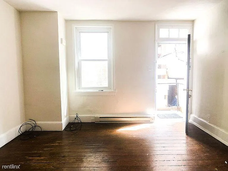 318 Butler Ave — Photo 8