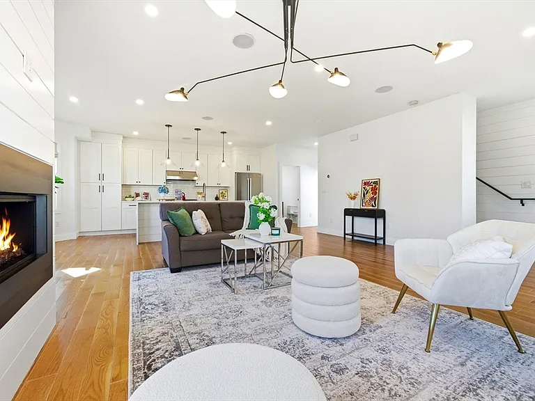28 Cherry St #28 — Photo 7