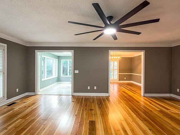 5th image of 715 Lewis Rd
