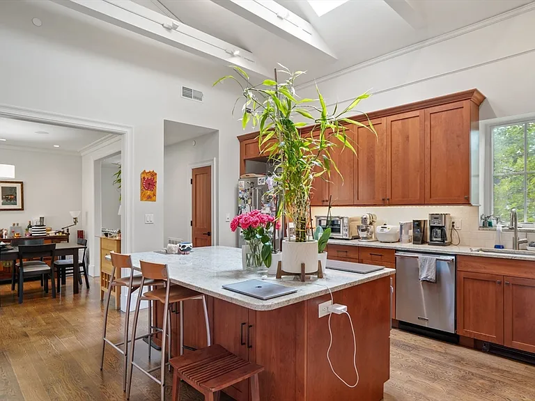 619 Franklin St #2 — Photo 10