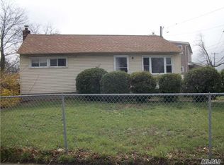 3438 Great Neck Rd, Amityville, NY 11701