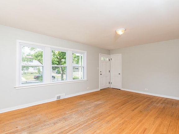 5th image of 1743 Elizabeth Ave