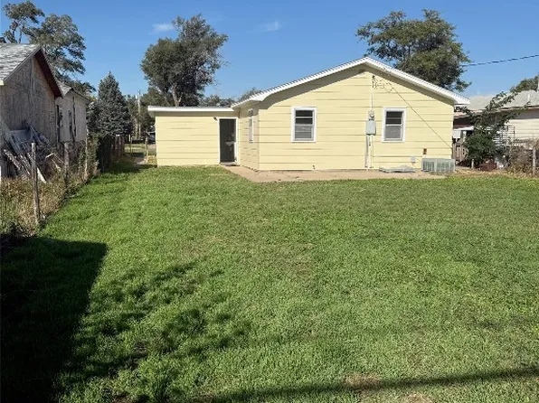 1604 N 7th St, Garden City, KS 67846