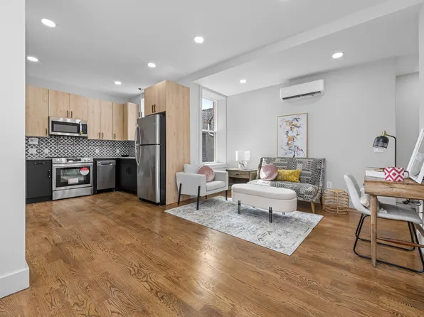 610 Maple Street image 4 of 8