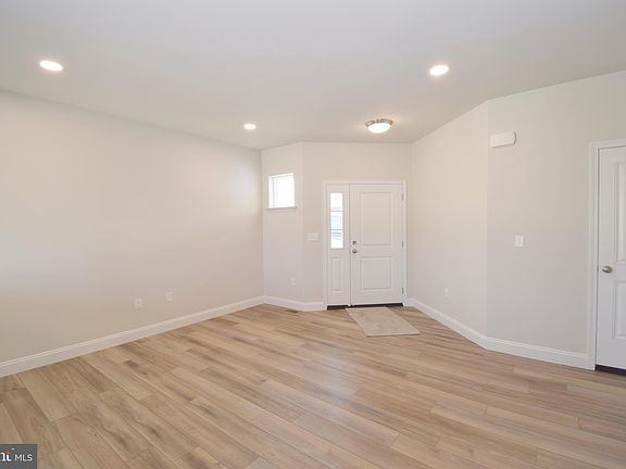 3rd image of 112 Sunglo Dr Lot 18
