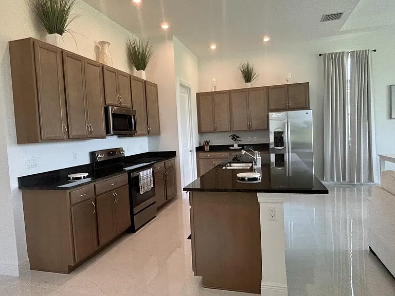 10231 SW Latium Way — Photo 16