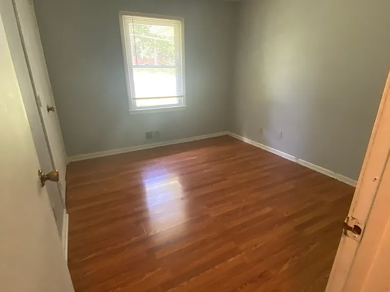 693 Maple Ln — Photo 5