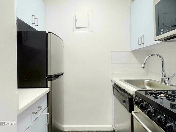 2nd image of 405 E 56th St #11S