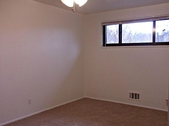 4th image of 224 Willowhaven Dr