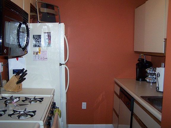 4th image of 129 Lowell St APT 14