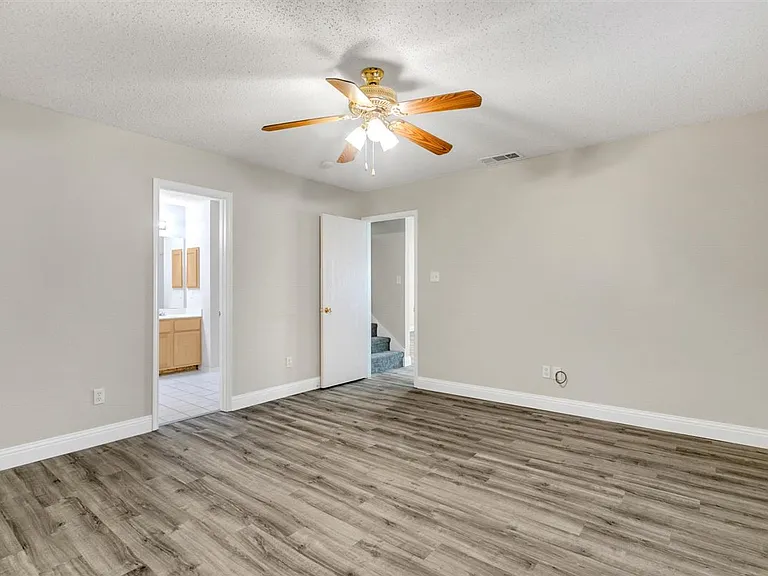 8105 Flowertree Dr — Photo 9