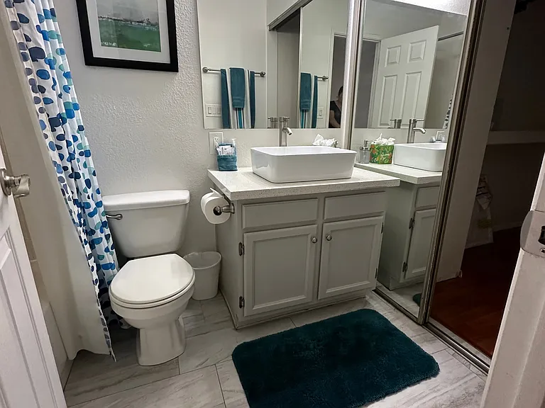 602 N May St #7 — Photo 11
