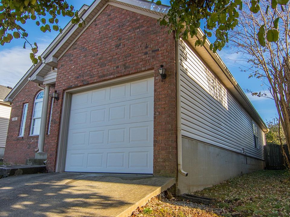 1st image of 208 Clover Valley Dr