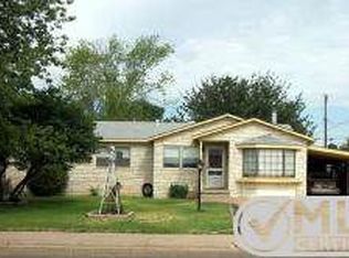 1002 Triangle Dr, Sunray, TX 79086