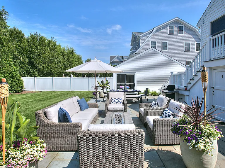 537 Penfield Rd — Photo 32