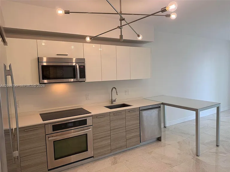 1300 Brickell Bay Dr #1003 — Photo 4
