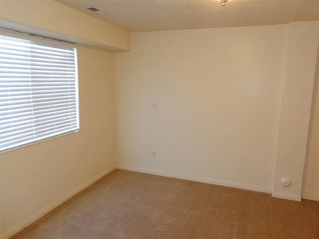 358 N Stamford Dr — Photo 10