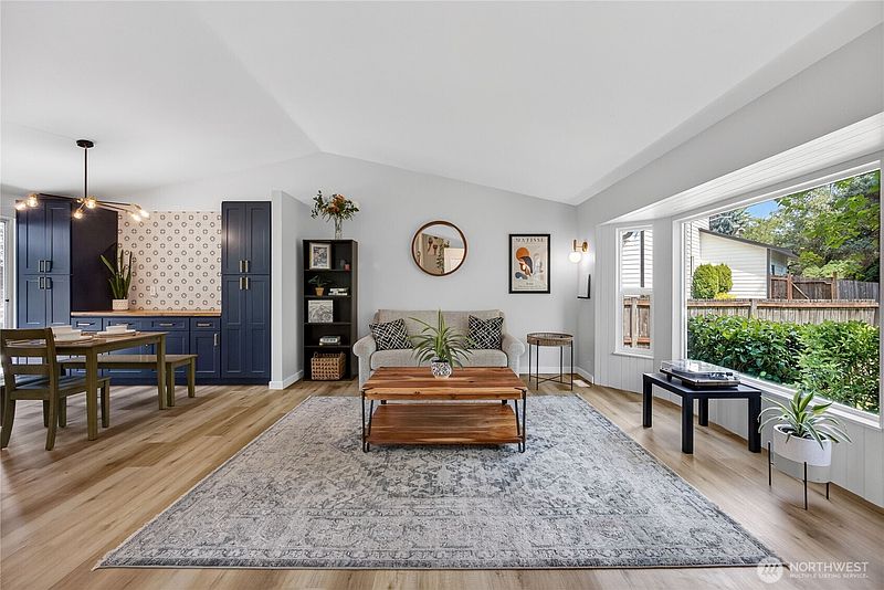 4th image of 602 198th Street SE